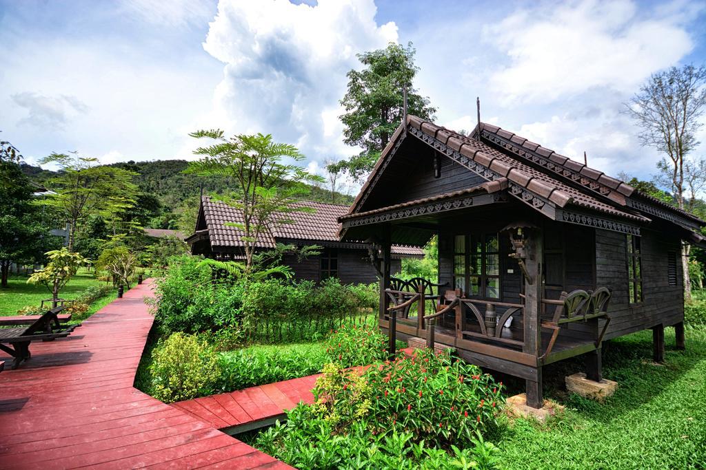 Montania Lifestyle Hotel Khao Sok National Park Extérieur photo